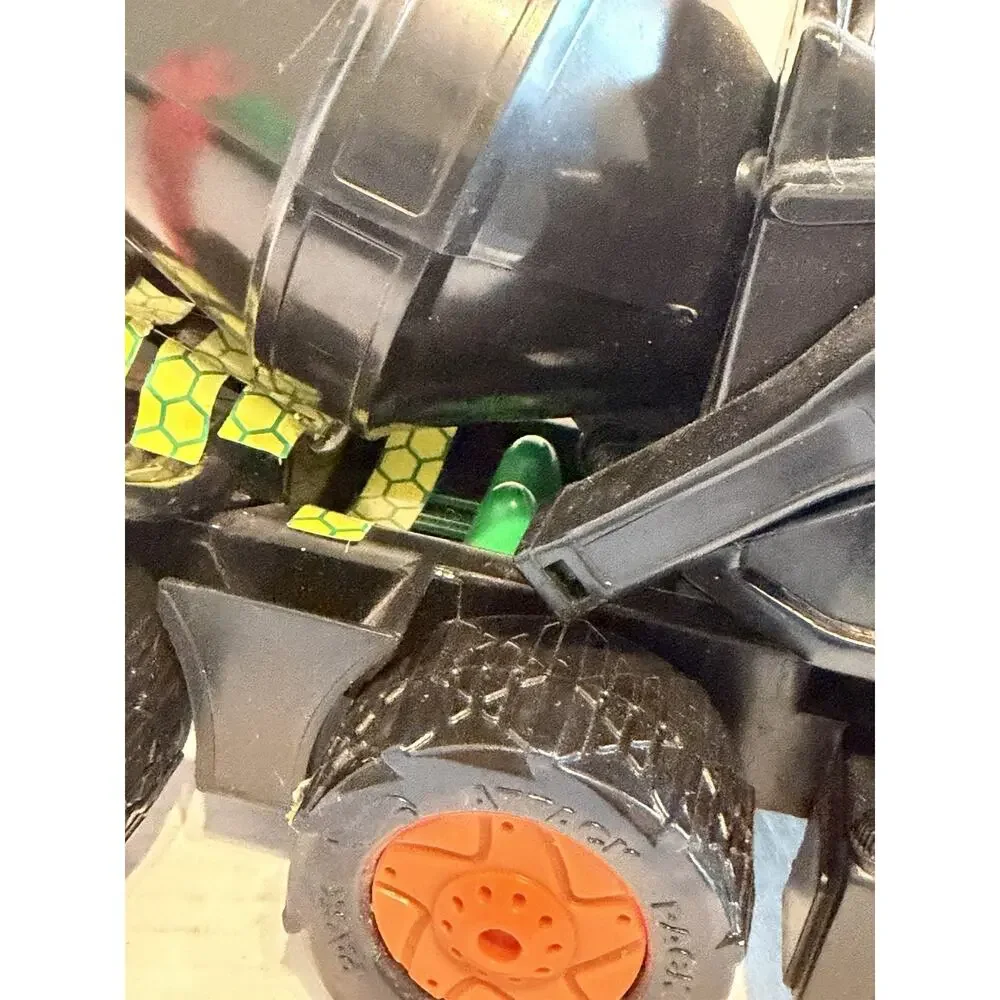 Hot Wheels 1992 Attack Pack Slime Inator Cement Truck to Hornet Incomplete